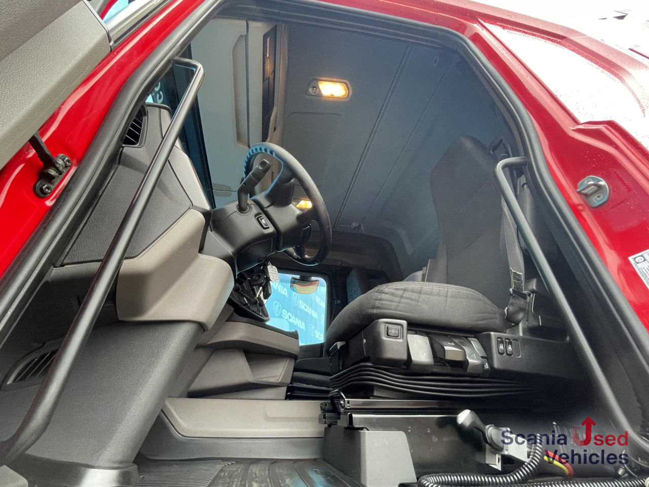 SCANIA R 450 A4x2NB DIFF-L RETARDER FULL AIR HYDRO 8T - Tegljač: slika 4 SCANIA R 450 A4x2NB DIFF-L RETARDER FULL AIR HYDRO 8T - Tegljač: slika 4