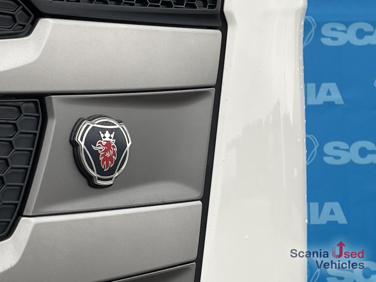 SCANIA R 450 A4x2NB DIFF-L RETARDER FULL AIR P-AIRCO ACC - Tegljač: slika 4 SCANIA R 450 A4x2NB DIFF-L RETARDER FULL AIR P-AIRCO ACC - Tegljač: slika 4