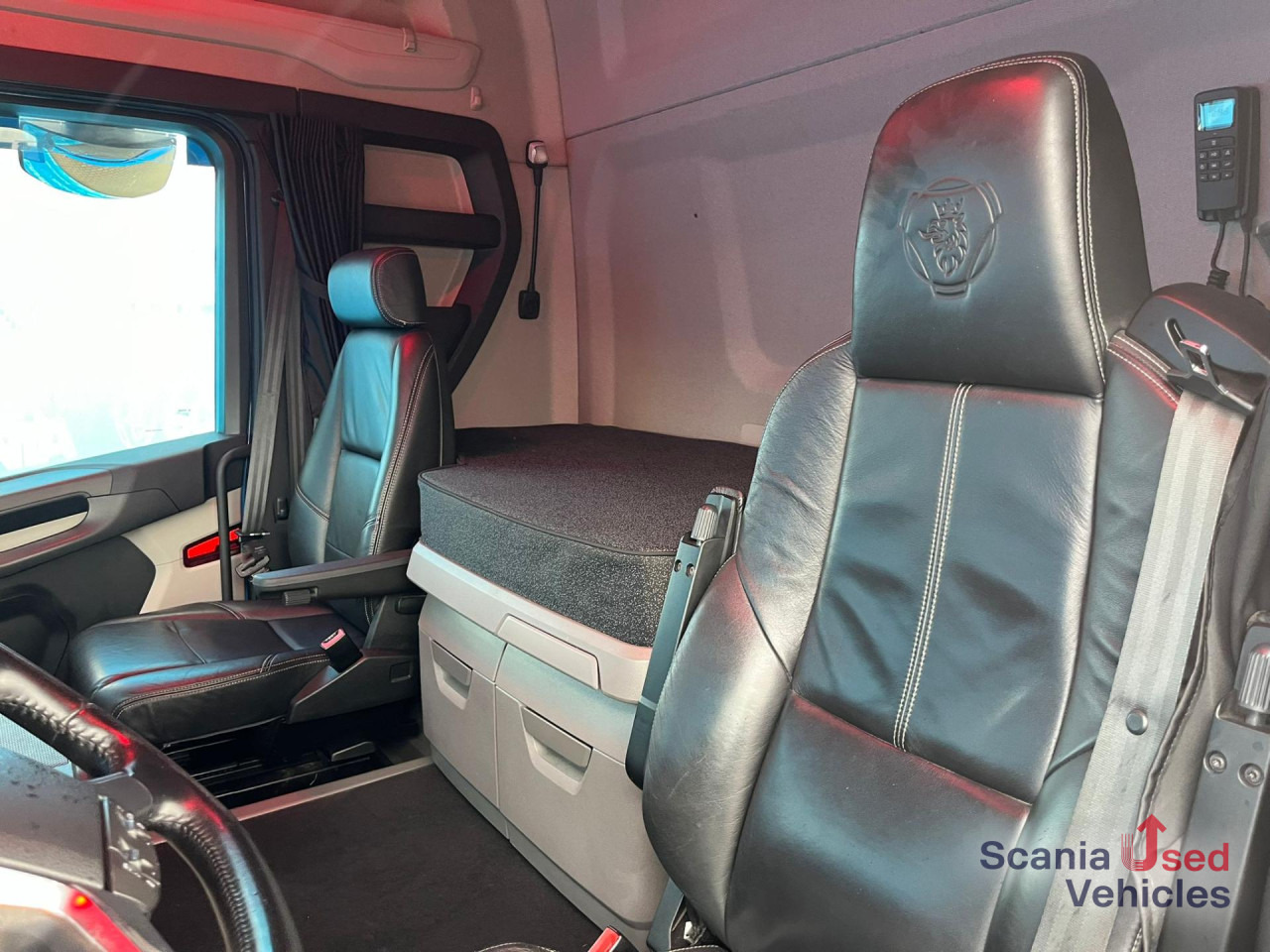 SCANIA R 450 A4x2NB RETARDER DIFF-L KIPPER HYDRO ADR-FL - Tegljač: slika 3 SCANIA R 450 A4x2NB RETARDER DIFF-L KIPPER HYDRO ADR-FL - Tegljač: slika 3