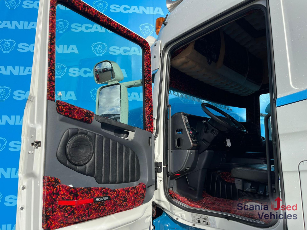 SCANIA R 480 LA6x2/4MLB RETARDER DIFF-L MEGA VOLUME - Tegljač: slika 2 SCANIA R 480 LA6x2/4MLB RETARDER DIFF-L MEGA VOLUME - Tegljač: slika 2