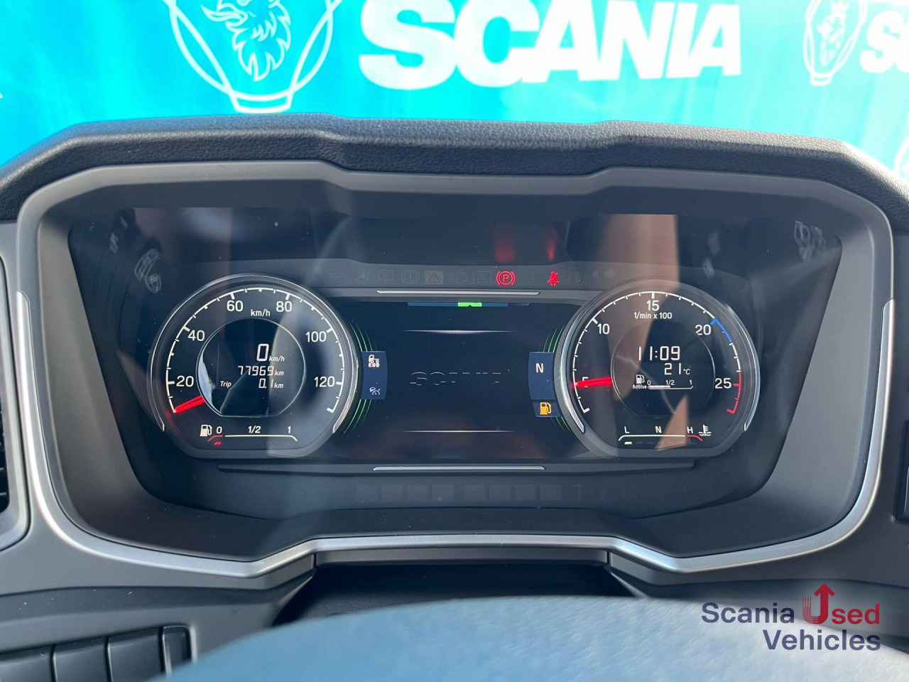 SCANIA S 500 A4x2NB RETARDER DIFF-L PARK AIRCO FULL AIR - Tegljač: slika 5 SCANIA S 500 A4x2NB RETARDER DIFF-L PARK AIRCO FULL AIR - Tegljač: slika 5