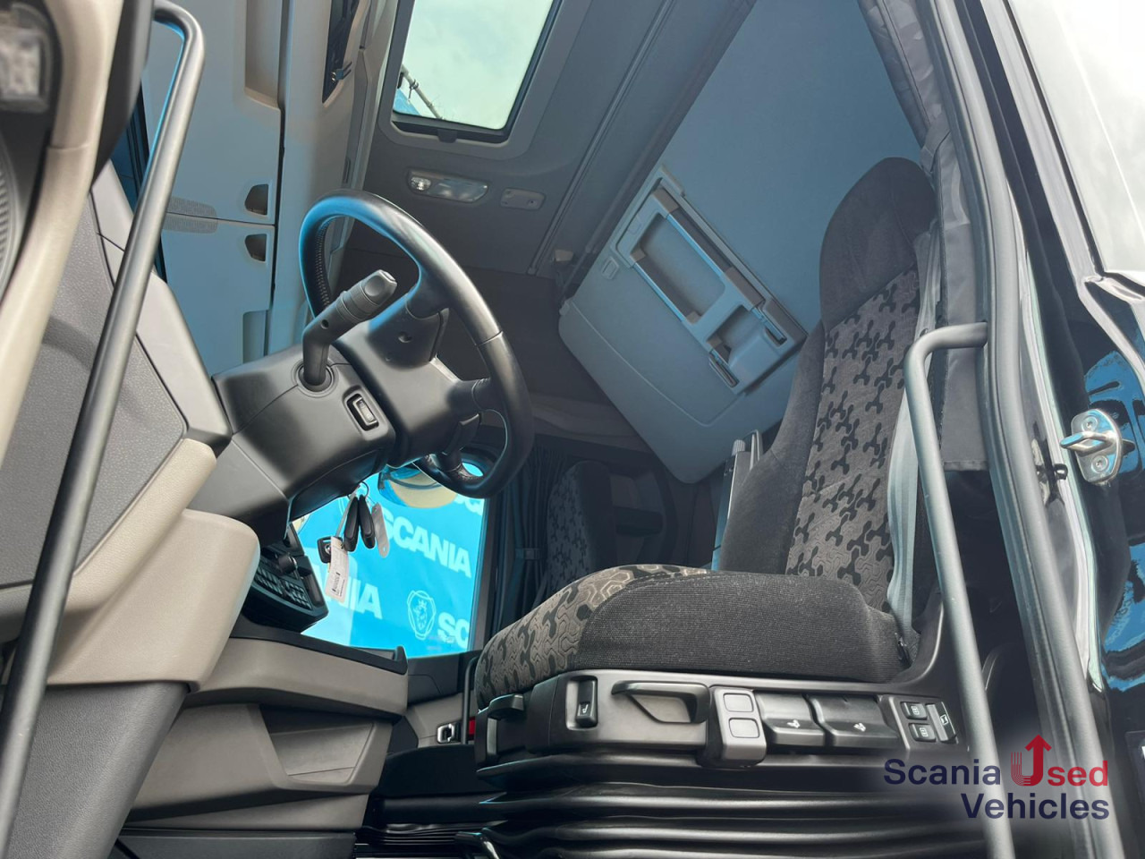 SCANIA S 530 A4x2NA DIFF-L RETARDER PARK AIRCO LED ACC - Tegljač: slika 3 SCANIA S 530 A4x2NA DIFF-L RETARDER PARK AIRCO LED ACC - Tegljač: slika 3