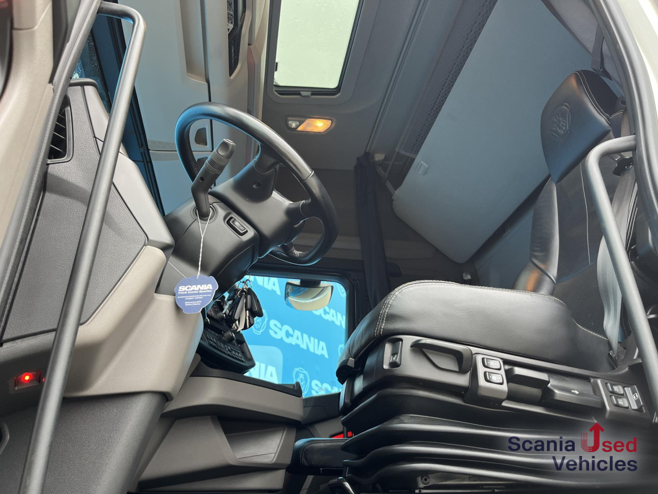 SCANIA S 590 A4x2NA V8 RETARDER DIFF-L 8T NAVI LED ALCOA - Tegljač: slika 4 SCANIA S 590 A4x2NA V8 RETARDER DIFF-L 8T NAVI LED ALCOA - Tegljač: slika 4