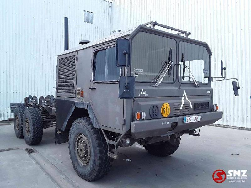 MAN KAT 6x6 72000 km - Kamion sa golom šasijom i zatvorenom kabinom: slika 1 MAN KAT 6x6 72000 km - Kamion sa golom šasijom i zatvorenom kabinom: slika 1