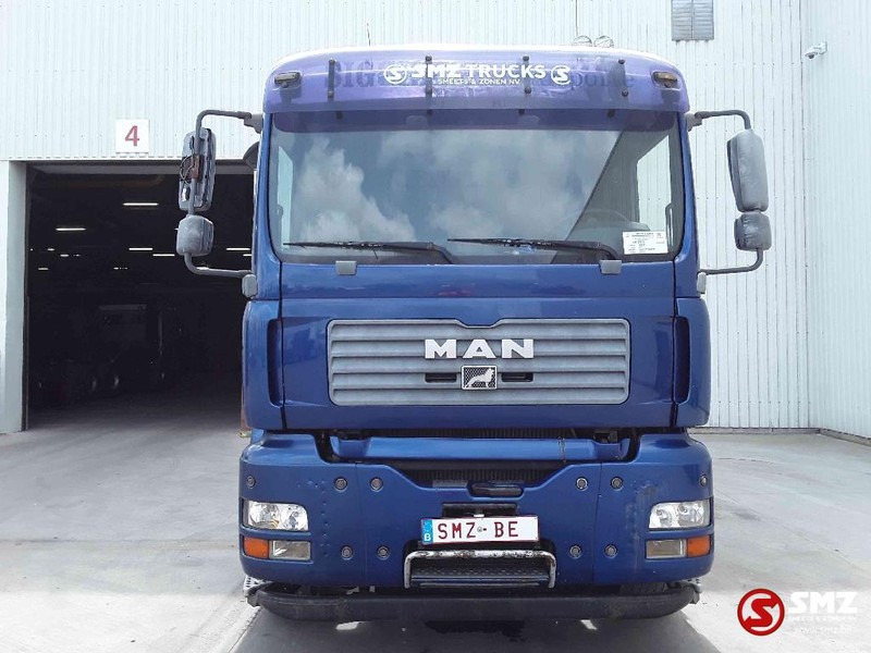MAN TGA 26.480 6x4 manual - Kamion sa golom šasijom i zatvorenom kabinom: slika 2 MAN TGA 26.480 6x4 manual - Kamion sa golom šasijom i zatvorenom kabinom: slika 2