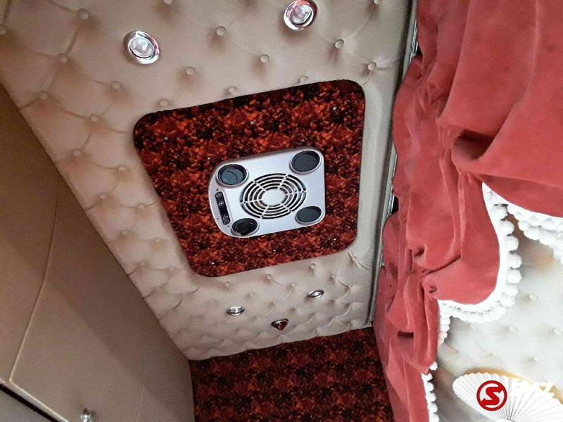 Tegljač Scania R 500 Topline Showtruck: slika 9 Tegljač Scania R 500 Topline Showtruck: slika 9