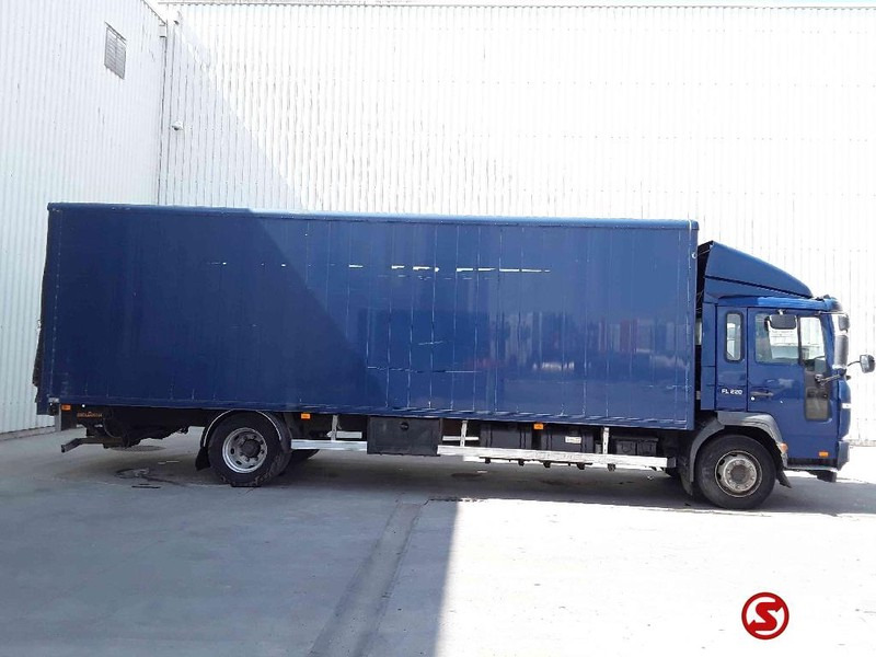 Volvo FL 220 - Kamion sa zatvorenim sandukom: slika 4 Volvo FL 220 - Kamion sa zatvorenim sandukom: slika 4