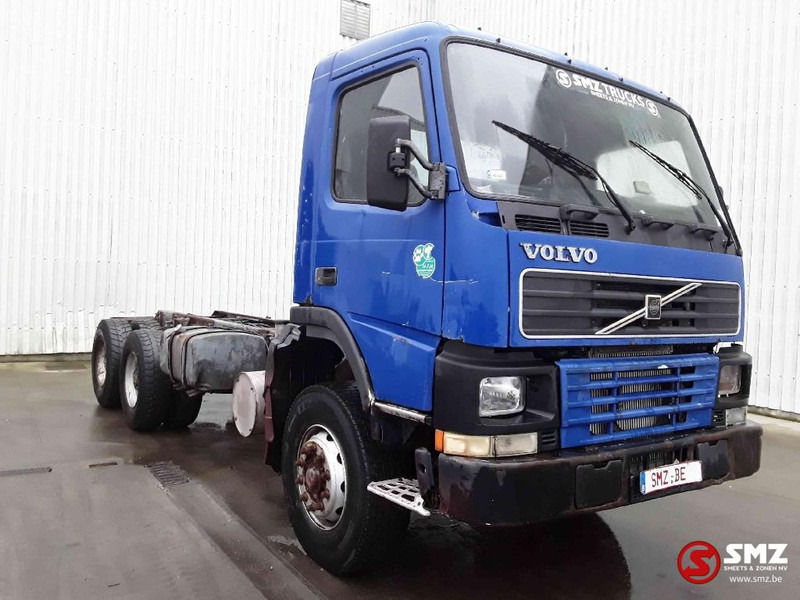 Volvo FM 12 420 lames/big axle - Kamion sa golom šasijom i zatvorenom kabinom: slika 1 Volvo FM 12 420 lames/big axle - Kamion sa golom šasijom i zatvorenom kabinom: slika 1