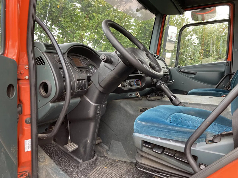 DAF CF65.180 Euro3 Manual / Laadklep - Kamion sa golom šasijom i zatvorenom kabinom: slika 5 DAF CF65.180 Euro3 Manual / Laadklep - Kamion sa golom šasijom i zatvorenom kabinom: slika 5