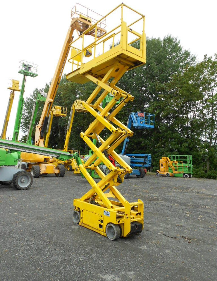 Genie GS 1930, Scherenarbeitsbühne Genie 8 m - Vazdušna platforma montirana na kamion: slika 4 Genie GS 1930, Scherenarbeitsbühne Genie 8 m - Vazdušna platforma montirana na kamion: slika 4