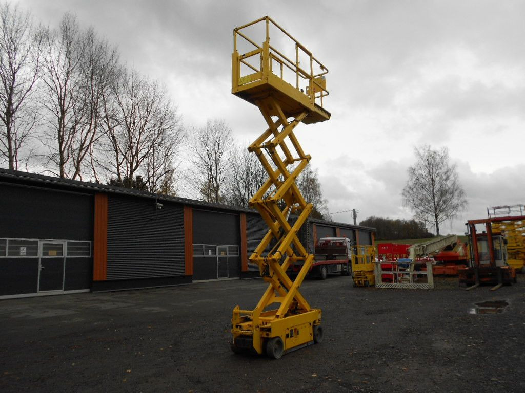 Genie GS 1932, Scherenarbeitsbühne Genie 8 m - Vazdušna platforma montirana na kamion: slika 2 Genie GS 1932, Scherenarbeitsbühne Genie 8 m - Vazdušna platforma montirana na kamion: slika 2