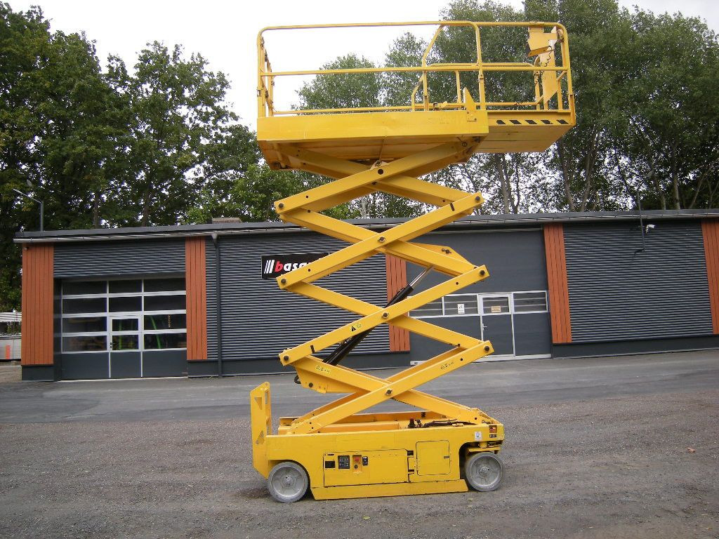 Genie GS 2646, Scherenarbeitsbühne Genie 9,9 m - Vazdušna platforma montirana na kamion: slika 1 Genie GS 2646, Scherenarbeitsbühne Genie 9,9 m - Vazdušna platforma montirana na kamion: slika 1