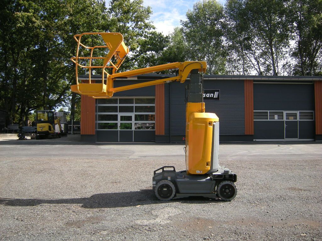 Haulotte Arbeitsbühne Haulotte Star 10, AH 10 m - Vazdušna platforma montirana na kamion: slika 1 Haulotte Arbeitsbühne Haulotte Star 10, AH 10 m - Vazdušna platforma montirana na kamion: slika 1