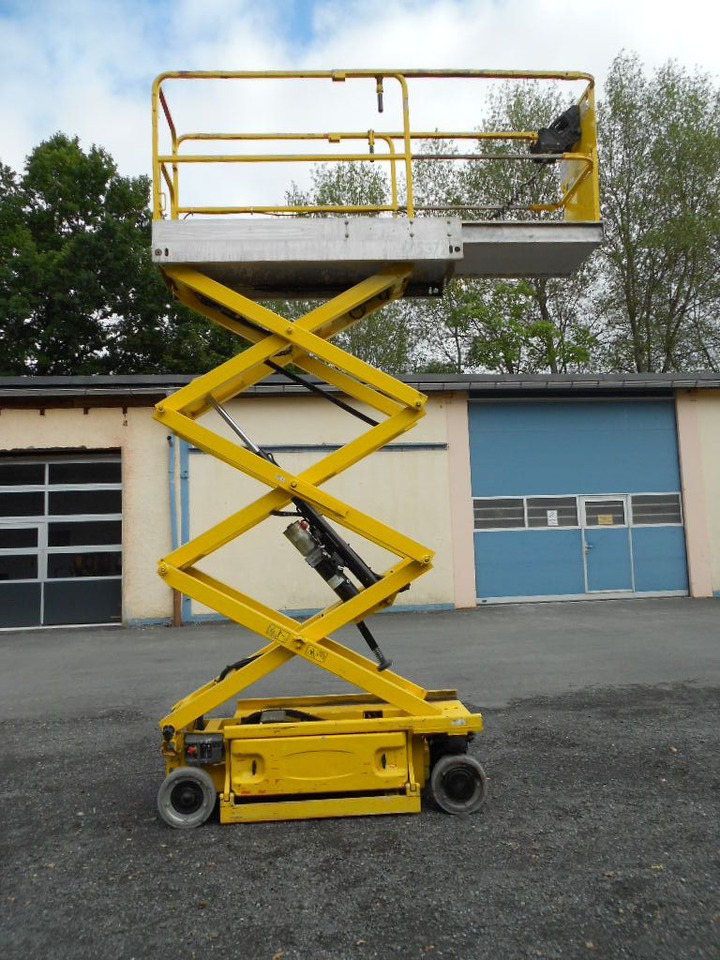 JLG 1930 ES, Scherenarbeitsbühne AH 8 m - Vazdušna platforma montirana na kamion: slika 1 JLG 1930 ES, Scherenarbeitsbühne AH 8 m - Vazdušna platforma montirana na kamion: slika 1