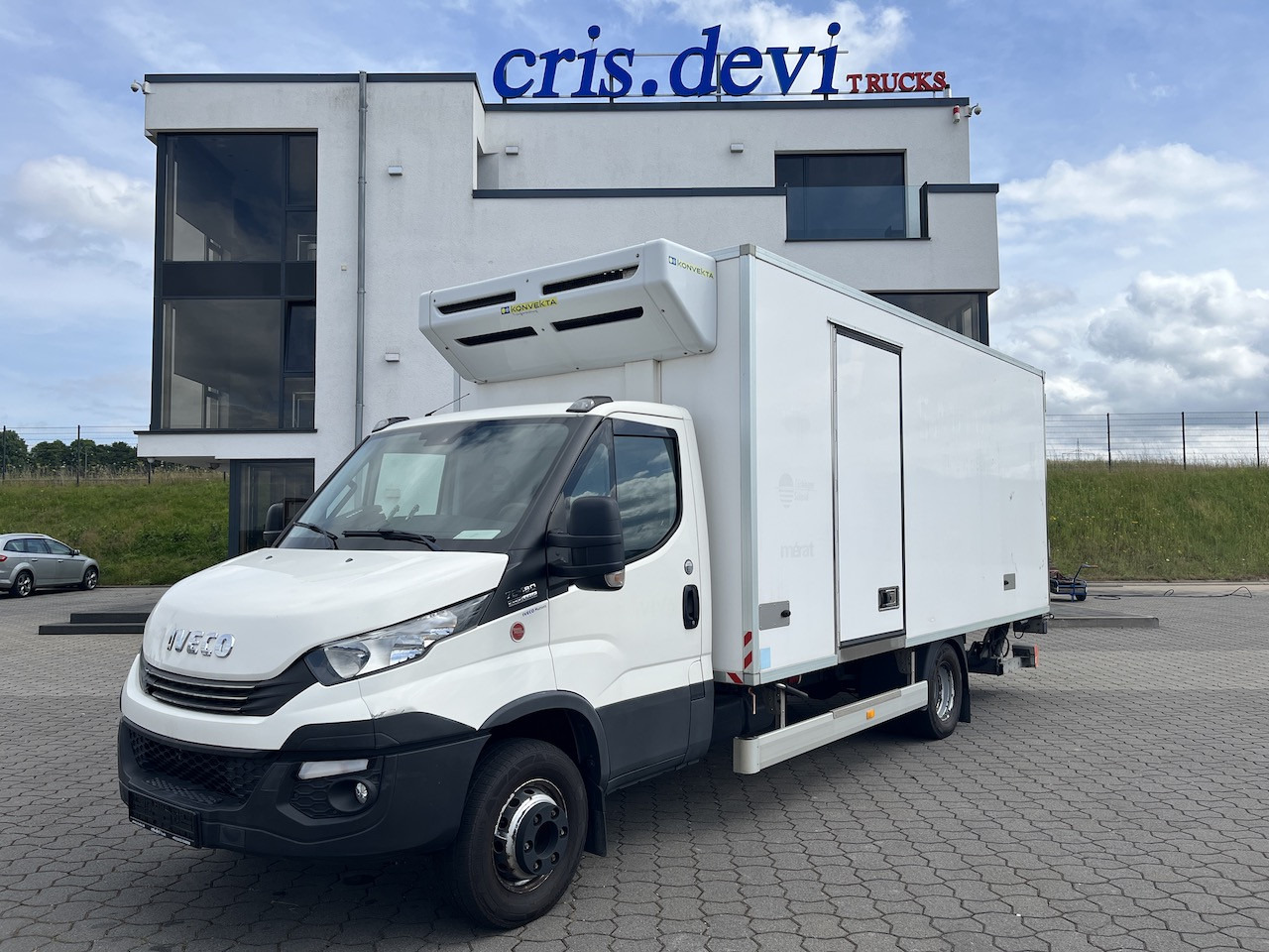 Iveco 70C18 Daily Kühlkoffer mit Ladebordwand Konvekta - Dostavno vozilo: slika 1 Iveco 70C18 Daily Kühlkoffer mit Ladebordwand Konvekta - Dostavno vozilo: slika 1