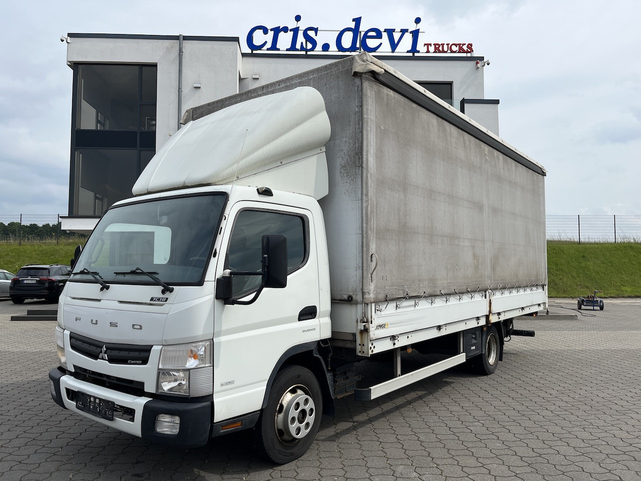 FUSO Canter 7C18 4x2 Ladebordwand Getriebeschaden - Dostavno vozilo sa ceradom: slika 1 FUSO Canter 7C18 4x2 Ladebordwand Getriebeschaden - Dostavno vozilo sa ceradom: slika 1
