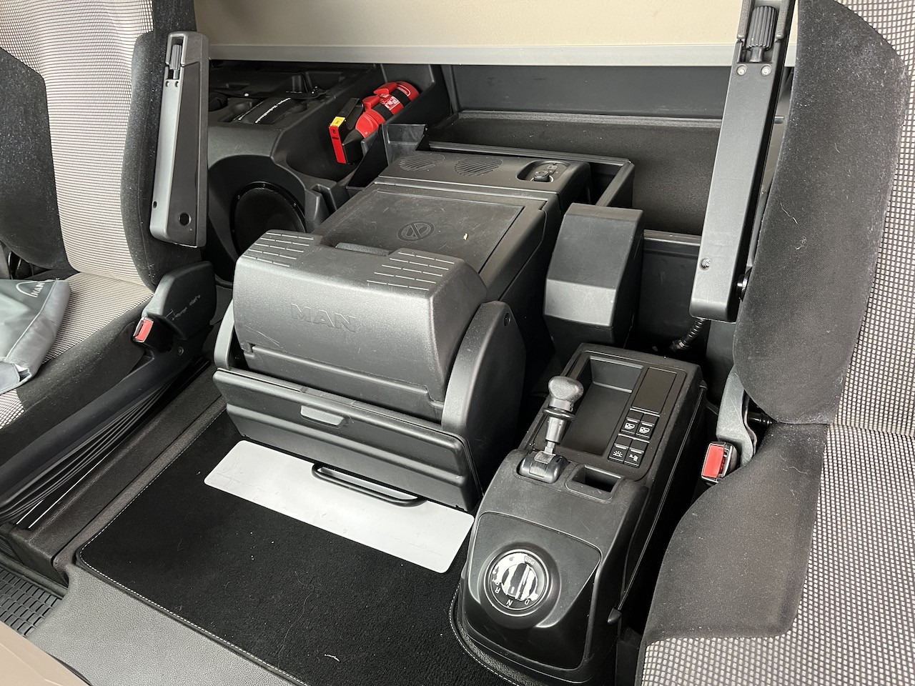 MAN TGX 26.500 6x2 Fahrgestell Lenk-Liftachse AHK - Kamion: slika 3 MAN TGX 26.500 6x2 Fahrgestell Lenk-Liftachse AHK - Kamion: slika 3