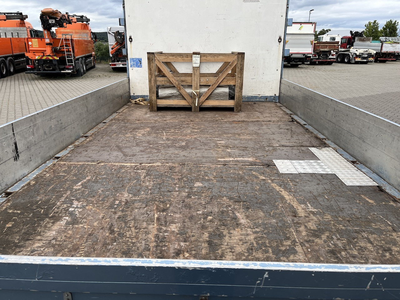 MAN TGL 8.220 4x2 Pritsche AHK - Dostavno vozilo s ravnom platformom: slika 4 MAN TGL 8.220 4x2 Pritsche AHK - Dostavno vozilo s ravnom platformom: slika 4