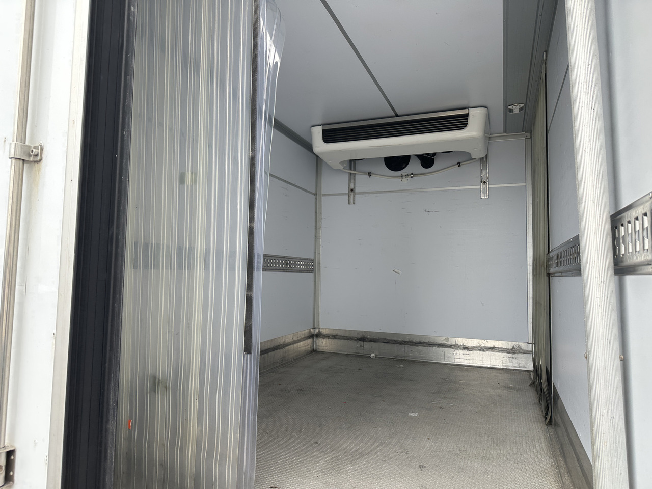 Mercedes-Benz Sprinter 317 CDI Thermoking -20 ATP Klima BT - Dostavno vozilo hladnjača: slika 2 Mercedes-Benz Sprinter 317 CDI Thermoking -20 ATP Klima BT - Dostavno vozilo hladnjača: slika 2