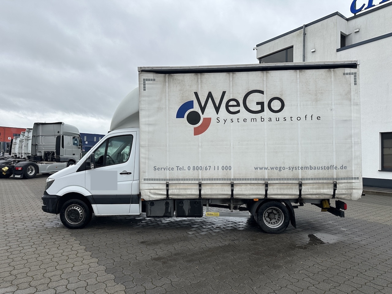 Mercedes-Benz Sprinter 519 CDI AHK Navi Klima - Dostavno vozilo sa ceradom: slika 4 Mercedes-Benz Sprinter 519 CDI AHK Navi Klima - Dostavno vozilo sa ceradom: slika 4