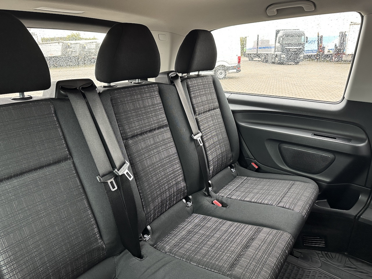 Mercedes-Benz Vito 111 CDI   9 Sitzer   BT   FSE   Klima   Tempomat   Radio - Putnički kombi: slika 2 Mercedes-Benz Vito 111 CDI   9 Sitzer   BT   FSE   Klima   Tempomat   Radio - Putnički kombi: slika 2