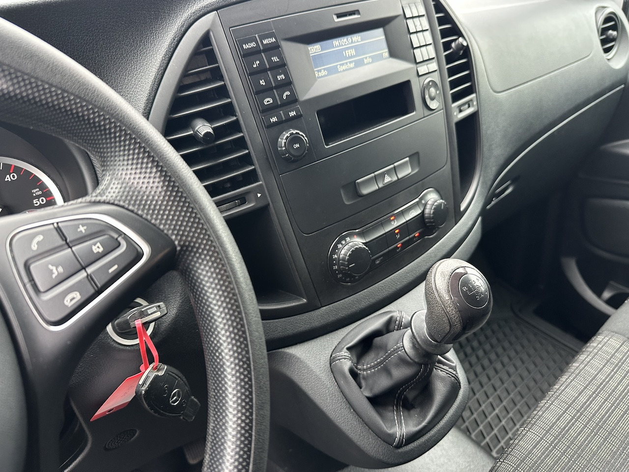 Mercedes-Benz Vito 111 CDI   9 Sitzer   BT   FSE   Klima   Tempomat   Radio - Putnički kombi: slika 5 Mercedes-Benz Vito 111 CDI   9 Sitzer   BT   FSE   Klima   Tempomat   Radio - Putnički kombi: slika 5