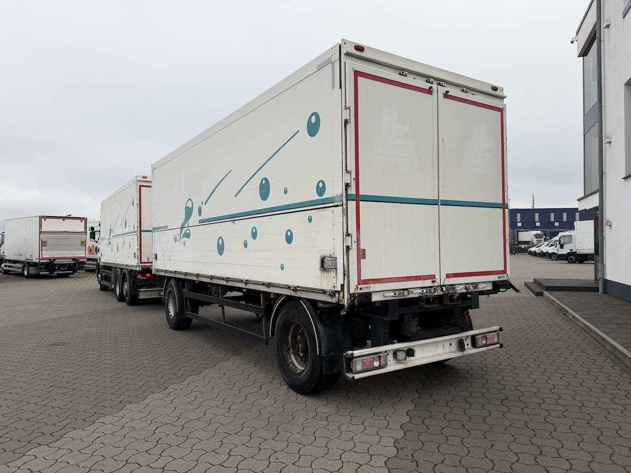 Scania R 450 6x2 Geränkezug + Orten Anhänger - Kamion sa zatvorenim sandukom: slika 3 Scania R 450 6x2 Geränkezug + Orten Anhänger - Kamion sa zatvorenim sandukom: slika 3