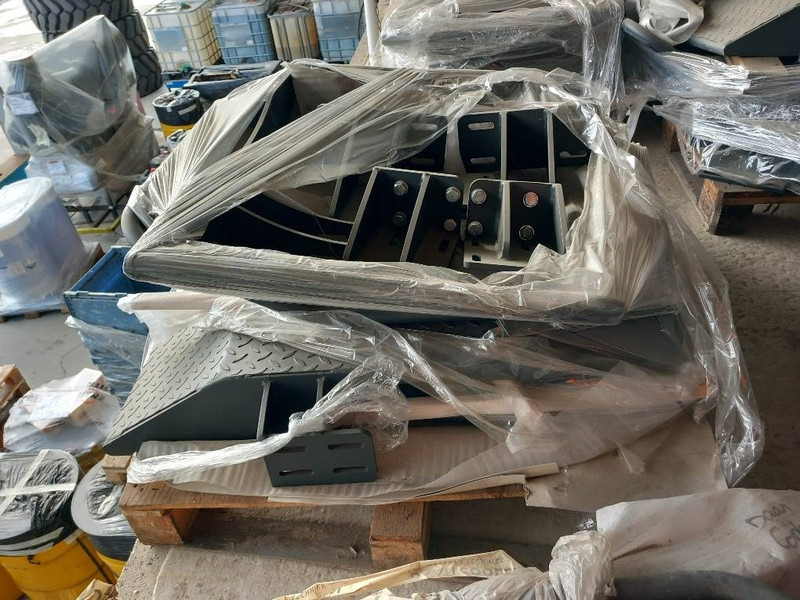 Komatsu PW158-11 MUDGUARDS - Dodatak za Građevinska mašina: slika 3 Komatsu PW158-11 MUDGUARDS - Dodatak za Građevinska mašina: slika 3