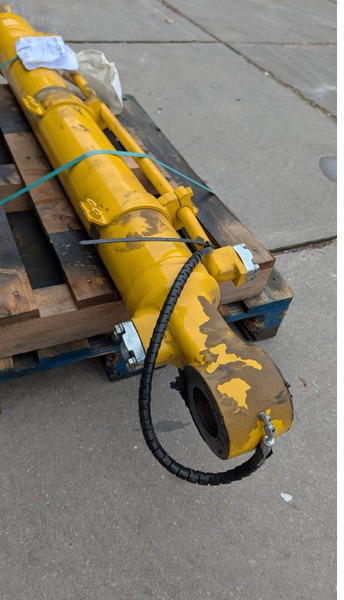 Komatsu PC210LC-10 / -11 - BUCKET CYLINDER - 707-E1-01300 - Bager guseničar: slika 5 Komatsu PC210LC-10 / -11 - BUCKET CYLINDER - 707-E1-01300 - Bager guseničar: slika 5