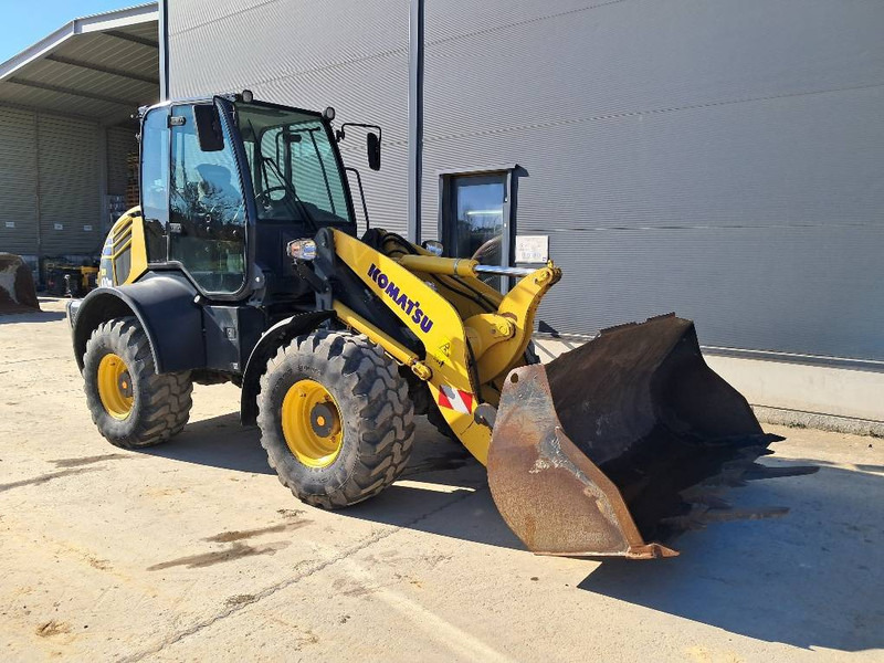 Komatsu WA100M-8 - Utovarivač točkaš: slika 1 Komatsu WA100M-8 - Utovarivač točkaš: slika 1