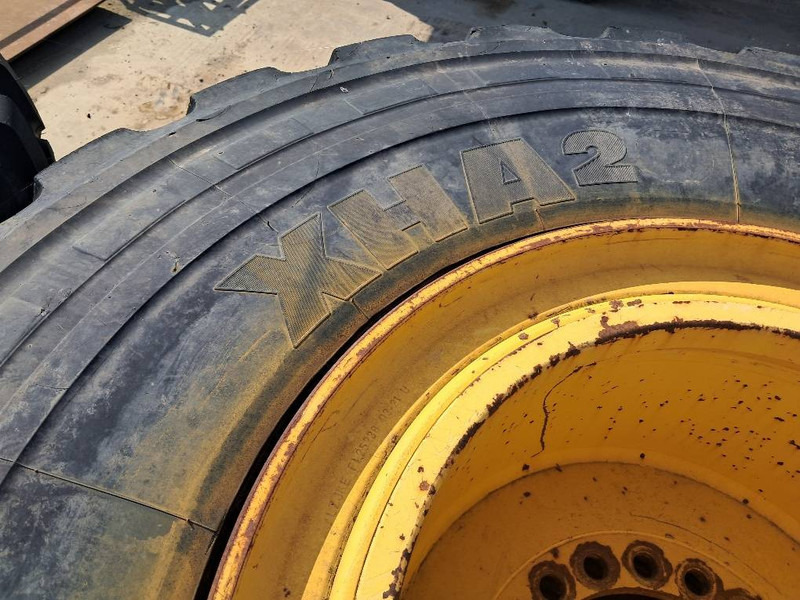 Komatsu WA380 4x RIM ASSY 423-30-62201 - Gume i felne za Građevinska mašina: slika 5 Komatsu WA380 4x RIM ASSY 423-30-62201 - Gume i felne za Građevinska mašina: slika 5