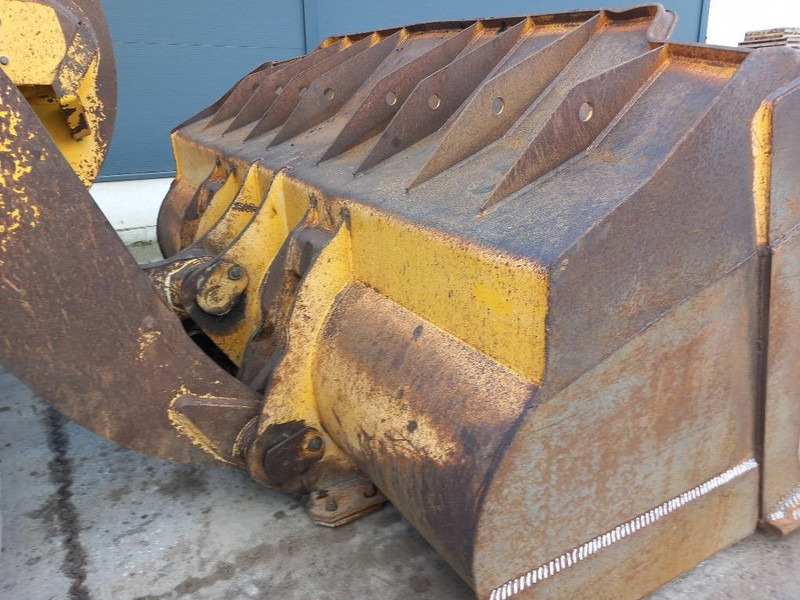 Komatsu WA500-7 - Utovarivač točkaš: slika 5 Komatsu WA500-7 - Utovarivač točkaš: slika 5