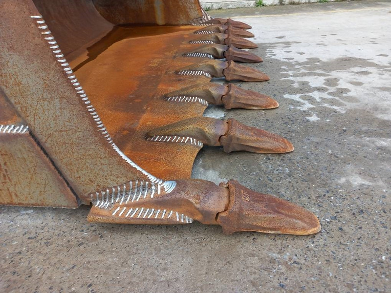 Komatsu WA500-7 - Utovarivač točkaš: slika 4 Komatsu WA500-7 - Utovarivač točkaš: slika 4