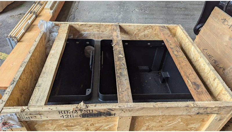 Komatsu WA600-8 BATTERY BOX 426-06-61211 - Ram/ Šasija za Građevinska mašina: slika 4 Komatsu WA600-8 BATTERY BOX 426-06-61211 - Ram/ Šasija za Građevinska mašina: slika 4