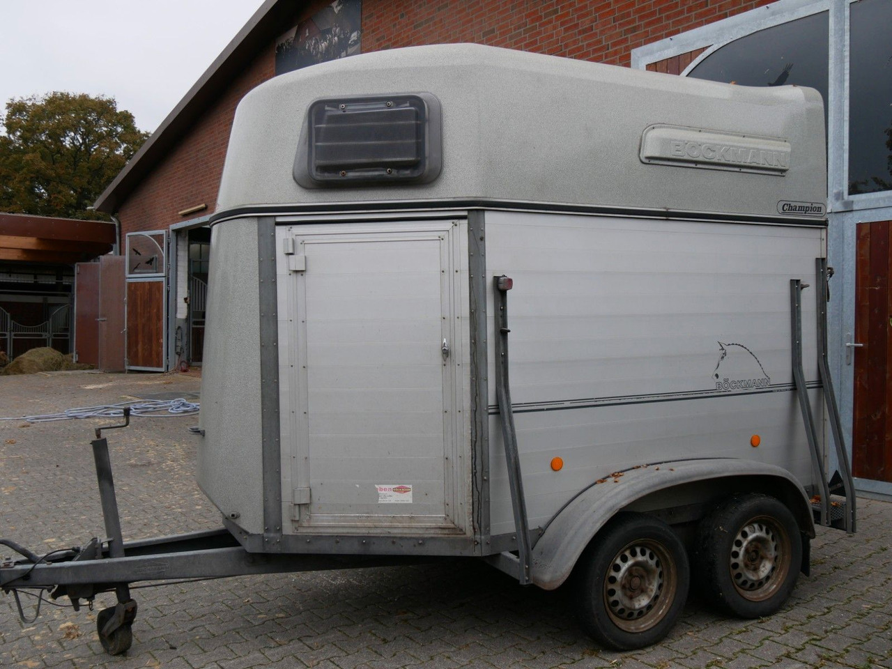 Böckmann Alu 2 Pferde mit Sattelkammer - Prikolica za prevoz stoke: slika 2 Böckmann Alu 2 Pferde mit Sattelkammer - Prikolica za prevoz stoke: slika 2