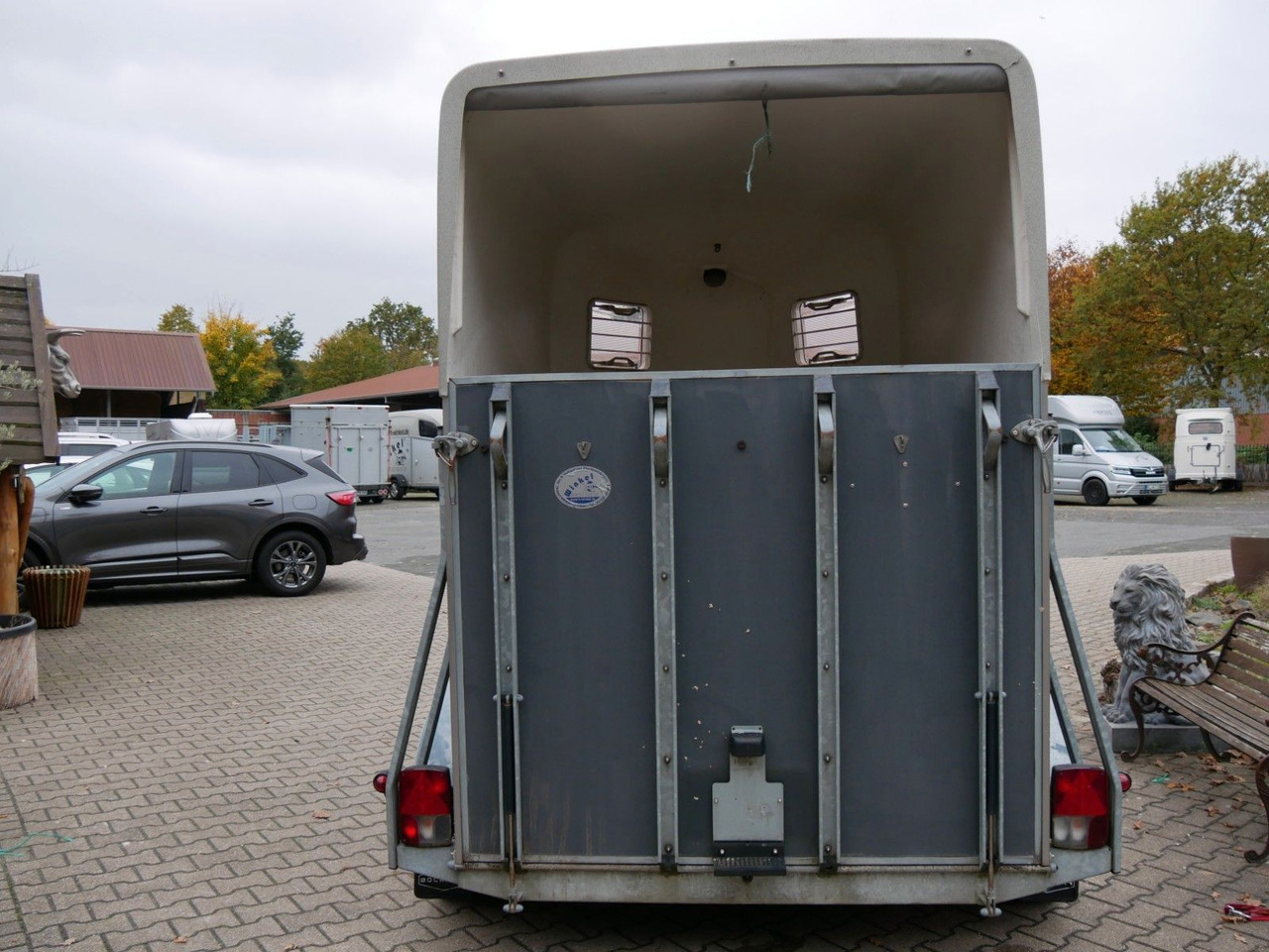 Böckmann Duo Esprit mit Sattelkammer - Prikolica za prevoz stoke: slika 3 Böckmann Duo Esprit mit Sattelkammer - Prikolica za prevoz stoke: slika 3