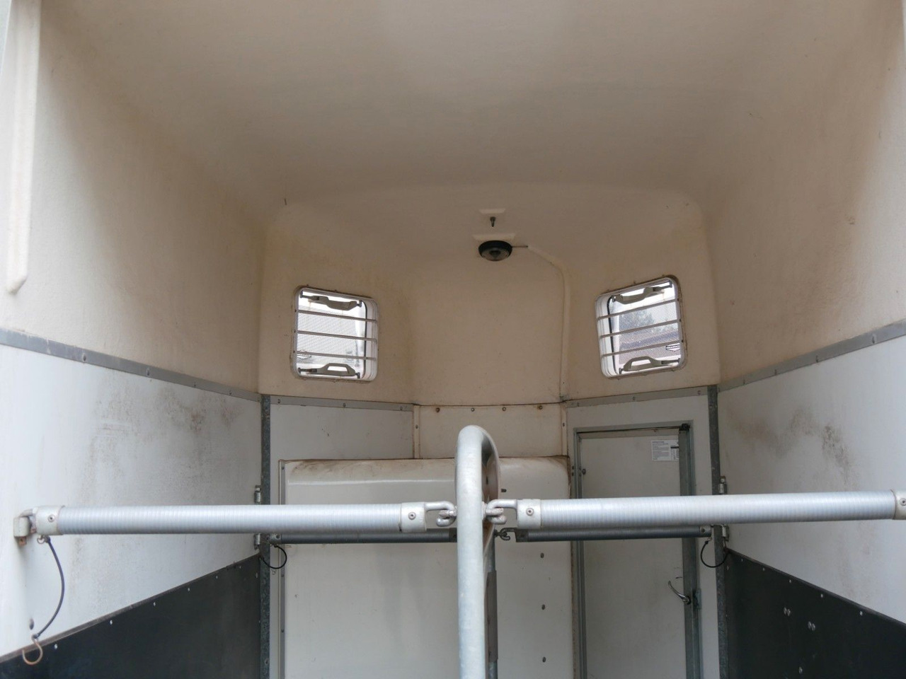 Böckmann Duo mit Sattelkammer - Prikolica za prevoz stoke: slika 5 Böckmann Duo mit Sattelkammer - Prikolica za prevoz stoke: slika 5