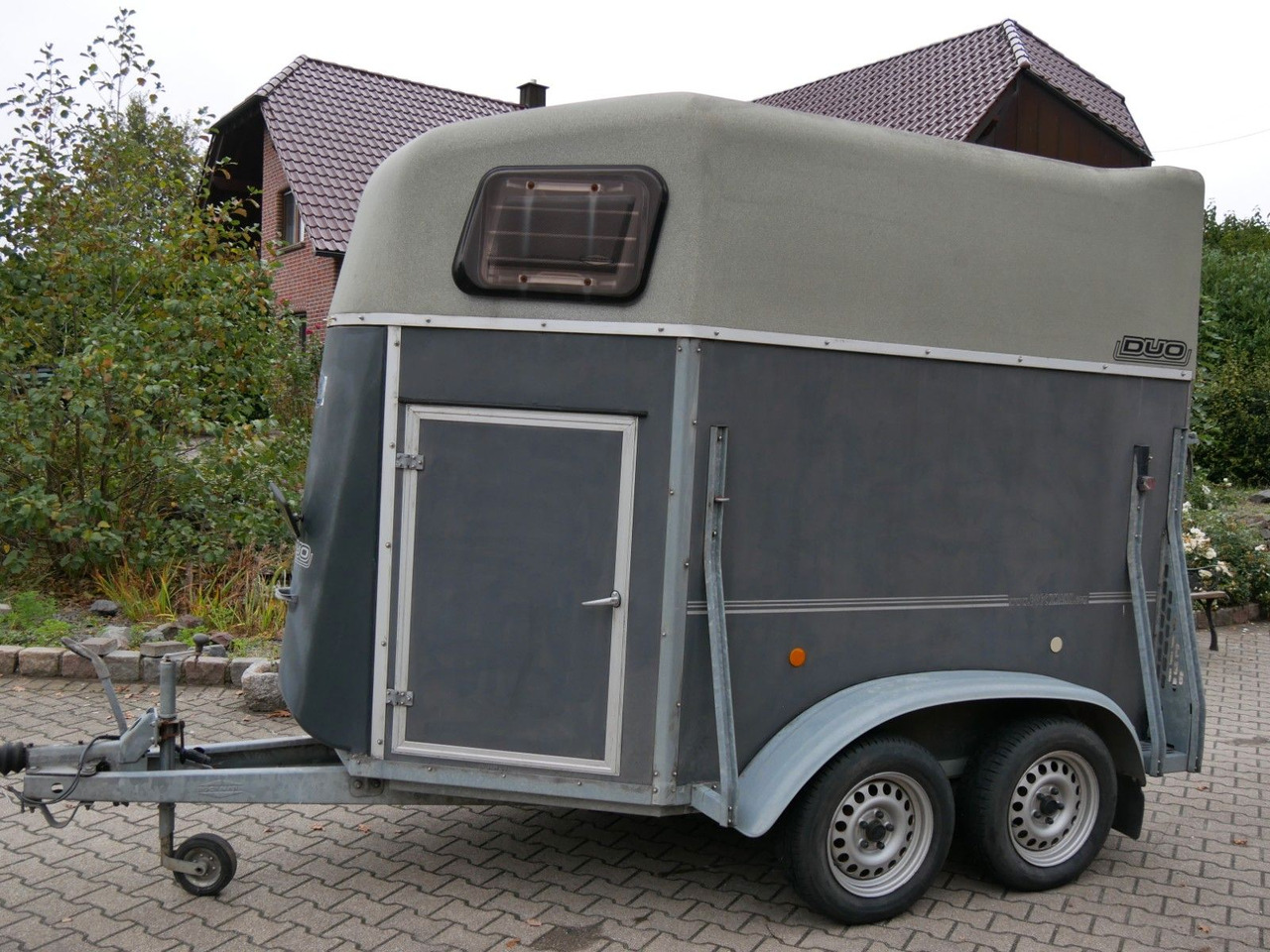Böckmann Duo mit Sattelkammer - Prikolica za prevoz stoke: slika 1 Böckmann Duo mit Sattelkammer - Prikolica za prevoz stoke: slika 1