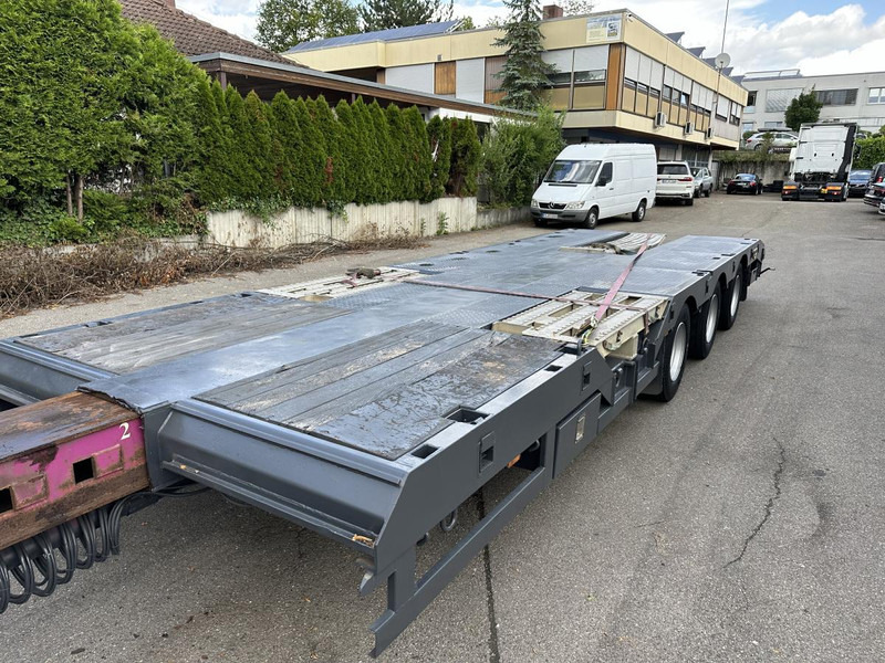 Broshuis Tele Semi Tieflader Luft 4.5 m auszieh u. 3 m verb Tele Semi Tieflader Luft 4.5 m auszieh u. 3 m verbreiterb. - Niska poluprikolica za prevoz: slika 5 Broshuis Tele Semi Tieflader Luft 4.5 m auszieh u. 3 m verb Tele Semi Tieflader Luft 4.5 m auszieh u. 3 m verbreiterb. - Niska poluprikolica za prevoz: slika 5