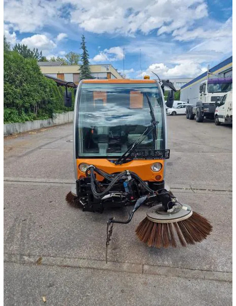 Bucher Kehrmaschine BUCHER-GUYER Kehrmaschine EG 4.500 kg Diesel Topzustand - Industrijska mašina za metenje: slika 3 Bucher Kehrmaschine BUCHER-GUYER Kehrmaschine EG 4.500 kg Diesel Topzustand - Industrijska mašina za metenje: slika 3