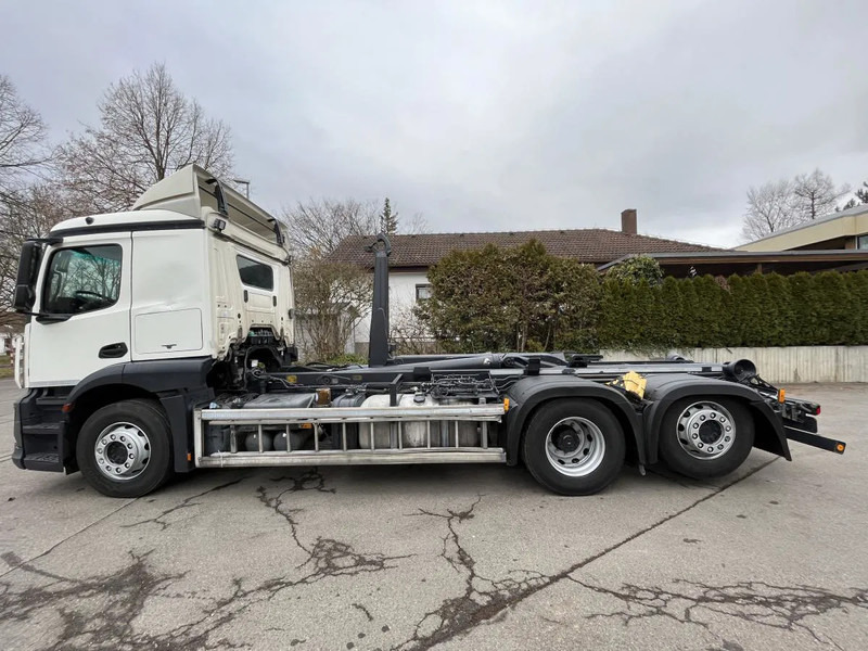 Mercedes-Benz Actros 2543 BL 6x2 Abroller - Kamion sa hidrauličnom kukom: slika 2 Mercedes-Benz Actros 2543 BL 6x2 Abroller - Kamion sa hidrauličnom kukom: slika 2