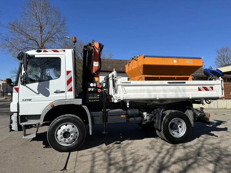 Mercedes-Benz Atego 1318 5 x AK Allrad Kran Palfinger 7001 - Istovarivač, Kamion sa dizalicom: slika 1 Mercedes-Benz Atego 1318 5 x AK Allrad Kran Palfinger 7001 - Istovarivač, Kamion sa dizalicom: slika 1