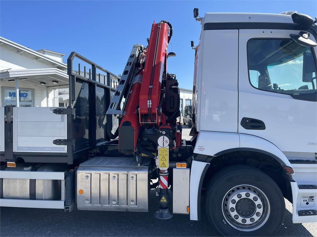 Mercedes-Benz ACTROS 2532L 6x2 - Kamion sa dizalicom: slika 3 Mercedes-Benz ACTROS 2532L 6x2 - Kamion sa dizalicom: slika 3