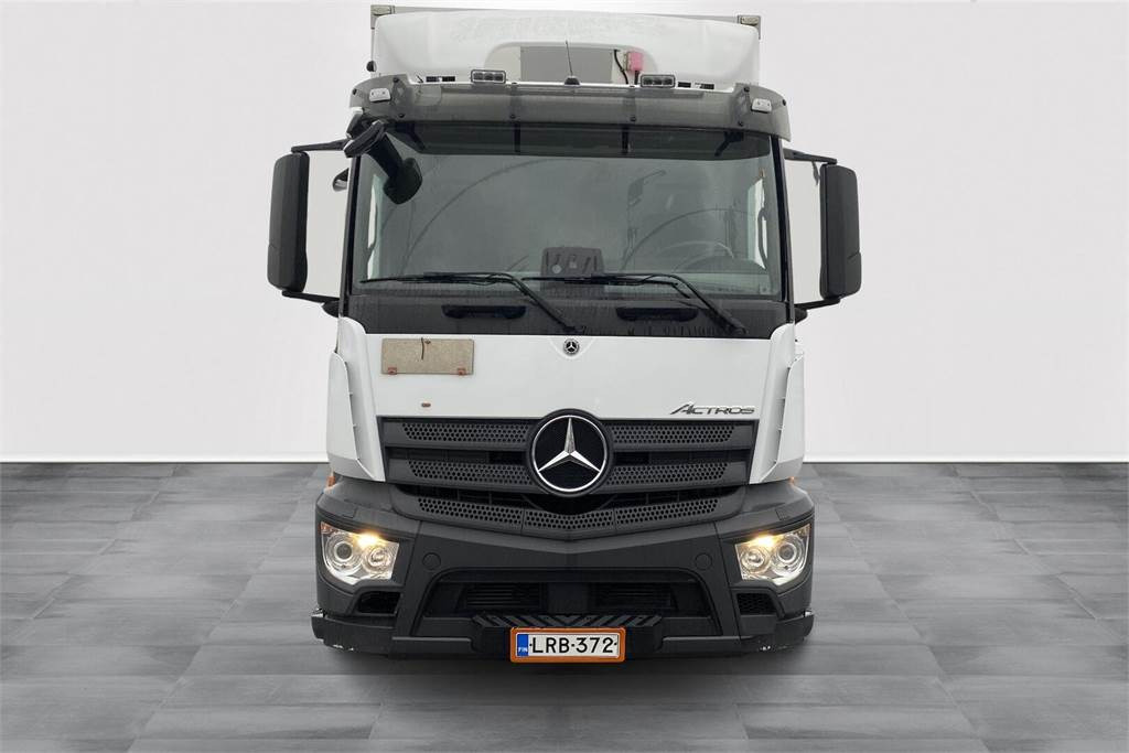 Mercedes-Benz ACTROS 5 SM 1827 L KSA - Kamion sa zatvorenim sandukom: slika 2 Mercedes-Benz ACTROS 5 SM 1827 L KSA - Kamion sa zatvorenim sandukom: slika 2