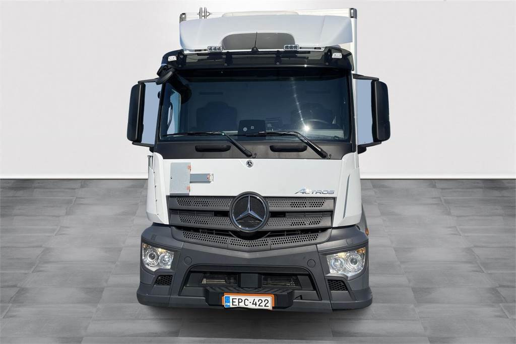 Mercedes-Benz Actros 1827 4x2 8,7m umpikori+PL nostin - Kamion sa zatvorenim sandukom: slika 3 Mercedes-Benz Actros 1827 4x2 8,7m umpikori+PL nostin - Kamion sa zatvorenim sandukom: slika 3