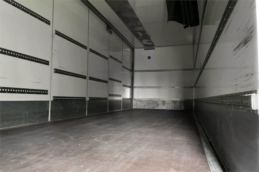 Mercedes-Benz Actros 1827 L 8,7m Ksa Umpikori - Kamion sa zatvorenim sandukom: slika 5 Mercedes-Benz Actros 1827 L 8,7m Ksa Umpikori - Kamion sa zatvorenim sandukom: slika 5