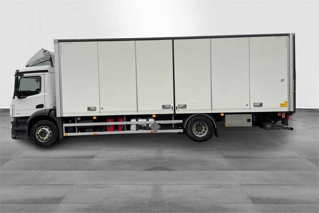 Mercedes-Benz Actros 1827L 8,7m Ksa Umpikori - Kamion sa zatvorenim sandukom: slika 2 Mercedes-Benz Actros 1827L 8,7m Ksa Umpikori - Kamion sa zatvorenim sandukom: slika 2