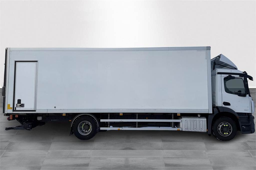 Mercedes-Benz Actros 1827L 8,7m Ksa Umpikori - Kamion sa zatvorenim sandukom: slika 4 Mercedes-Benz Actros 1827L 8,7m Ksa Umpikori - Kamion sa zatvorenim sandukom: slika 4