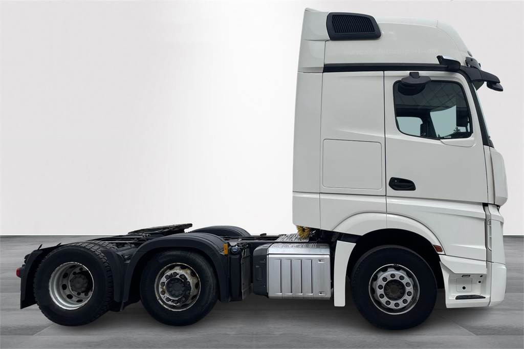 Mercedes-Benz ACTROS 2551LS 6x2/4 Väliteli - Tegljač: slika 2 Mercedes-Benz ACTROS 2551LS 6x2/4 Väliteli - Tegljač: slika 2