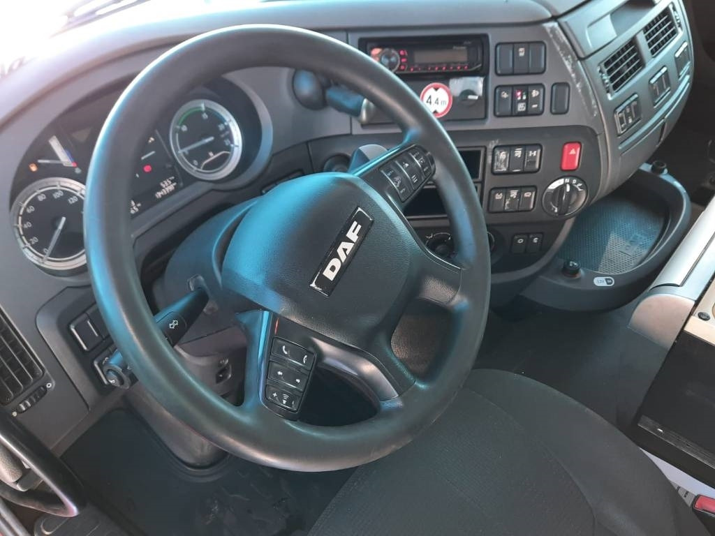 Kamion sa tovarnim sandukom DAF XF460: slika 6